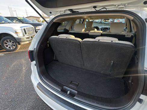 Used 2019 Hyundai Santa Fe XL SE image 11