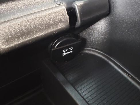 Used 2017 RAM 1500 Laramie AWD/4WD image 28