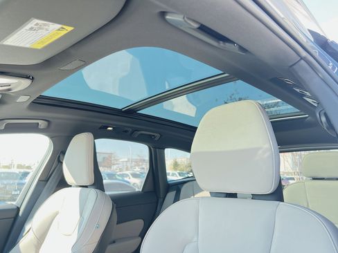 New 2026 Volvo XC60 B5 Plus w/ Protection Package Premier AWD/4WD image 24