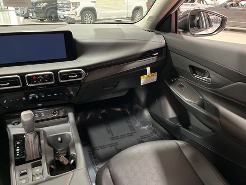 New 2026 Nissan Sentra SR w/ SR Premium Package FWD image 19