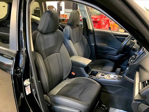 Used 2019 Subaru Forester Premium w/ All-Weather Package image 8