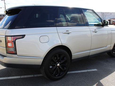 Used 2014 Land Rover Range Rover HSE image 15