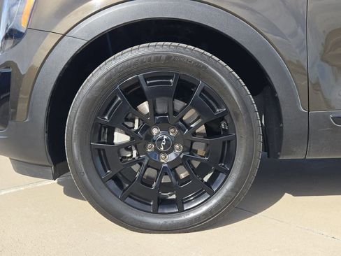 Certified 2022 Kia Telluride SX w/ SX Prestige Package image 12