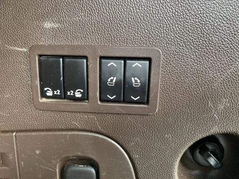 Used 2018 Chevrolet Tahoe Premier AWD/4WD image 8