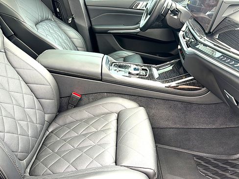 Certified 2024 BMW X7 xDrive40i w/ Executive Package AWD/4WD image 25
