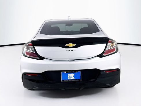 Used 2017 Chevrolet Volt LT w/ Comfort Package FWD image 7