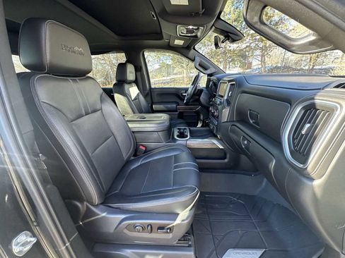 Used 2019 Chevrolet Silverado 1500 High Country image 25