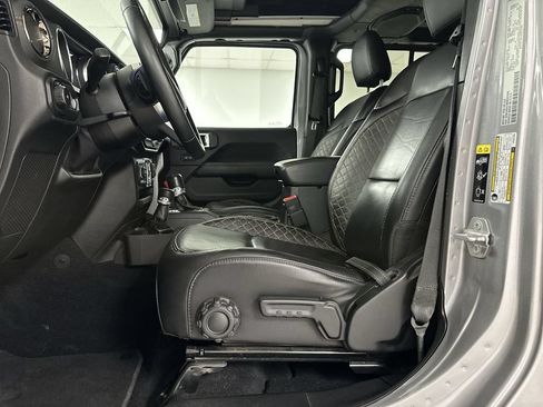 Used 2021 Jeep Wrangler Unlimited Sahara AWD/4WD image 10