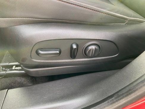 Used 2021 Chevrolet TrailBlazer RS w/ Sun and Liftgate Package image 19