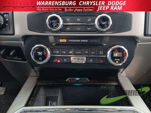 Used 2022 Ford F250 Lariat w/ Chrome Package image 25