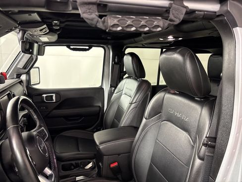 Used 2022 Jeep Wrangler Unlimited Sahara AWD/4WD image 24