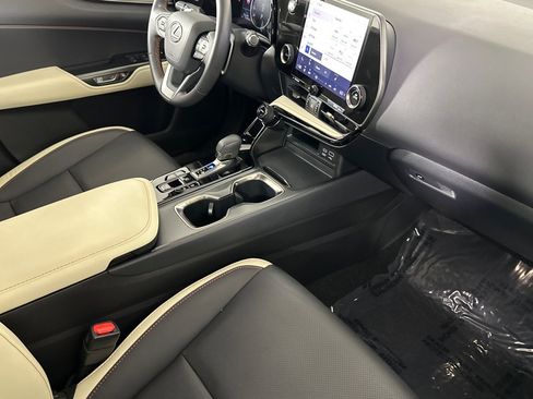 Used 2023 Lexus NX 350 AWD image 15