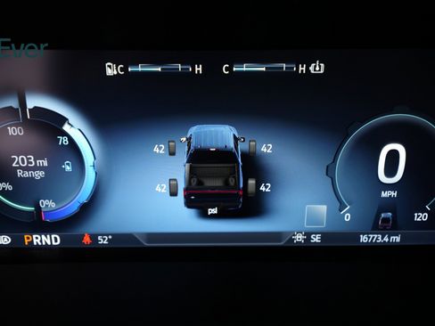 Used 2024 Ford F150 Lightning Lariat image 21