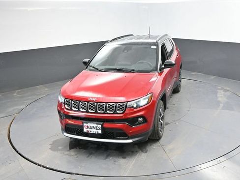 Used 2025 Jeep Compass Limited AWD/4WD image 41