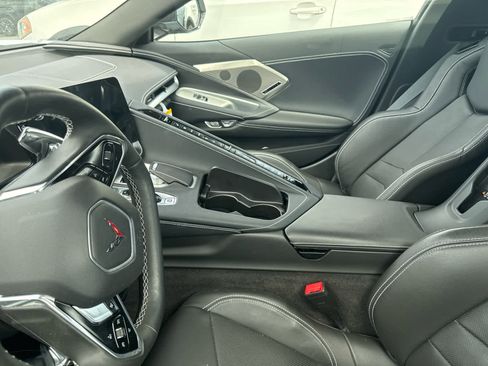 Used 2024 Chevrolet Corvette Stingray Preferred Conv w/ Z51 Performance Package RWD image 15