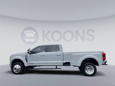 Certified 2026 Ford F450 Platinum w/ Platinum Plus Package image 2
