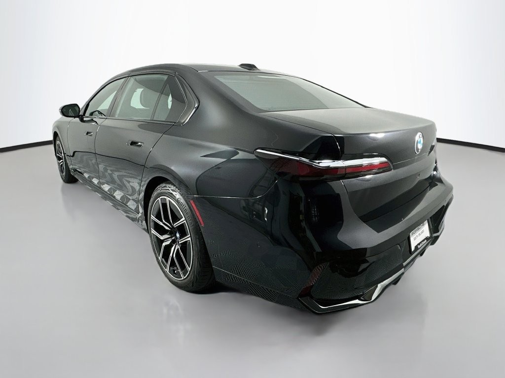 Used 2023 BMW 740i RWD image 3
