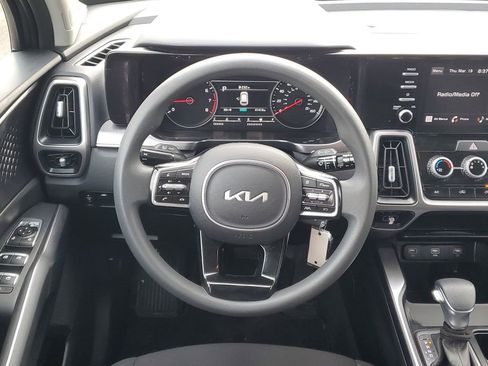 Used 2023 Kia Sorento LX image 24