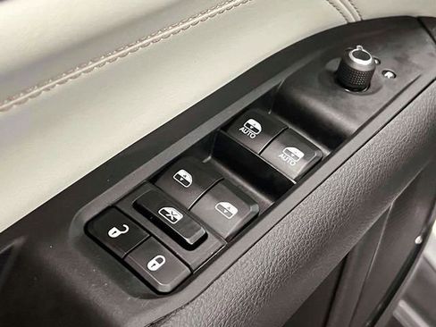 Used 2024 Jeep Compass Limited AWD/4WD image 17