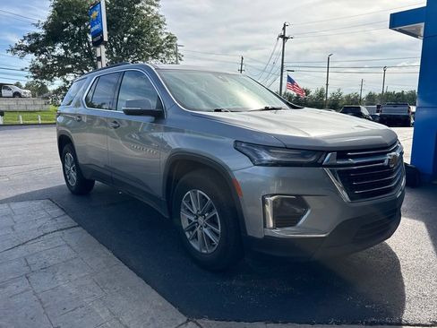 Used 2023 Chevrolet Traverse LT AWD/4WD image 3