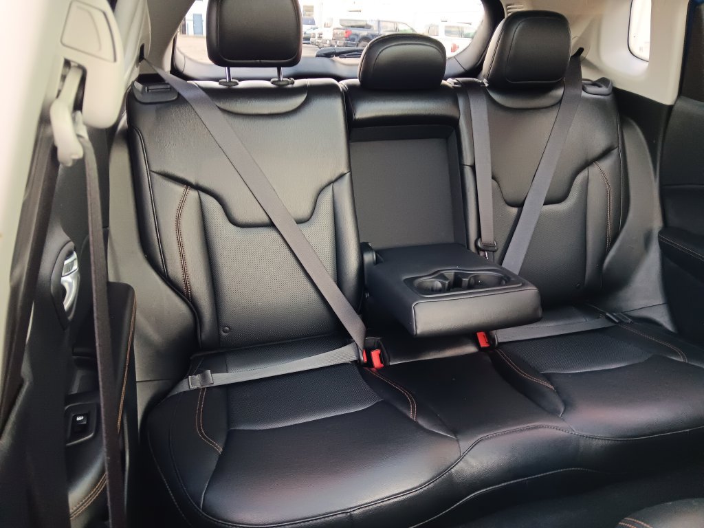Used 2018 Jeep Compass Limited w/ Safe & Security Group AWD/4WD image 38