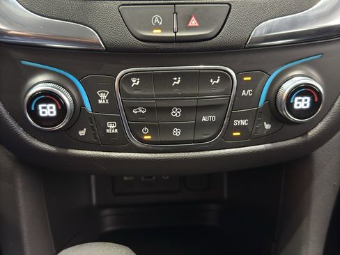 Used 2024 Chevrolet Equinox LT w/ LPO, Floor Liner Package FWD image 27