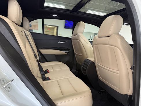 Used 2024 Cadillac XT4 Luxury w/ Cold Weather Package FWD image 32