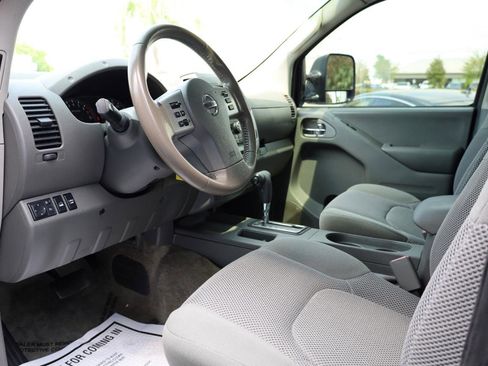 Used 2017 Nissan Frontier SV w/ SV Value Truck Package image 7