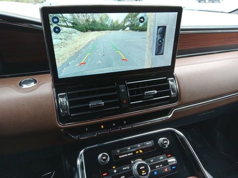 Used 2024 Lincoln Navigator L Reserve image 19