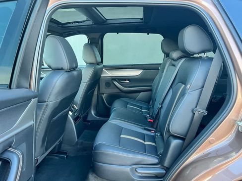 Certified 2025 MAZDA CX-70 Plug-In Hybrid w/ Premium Plus image 17