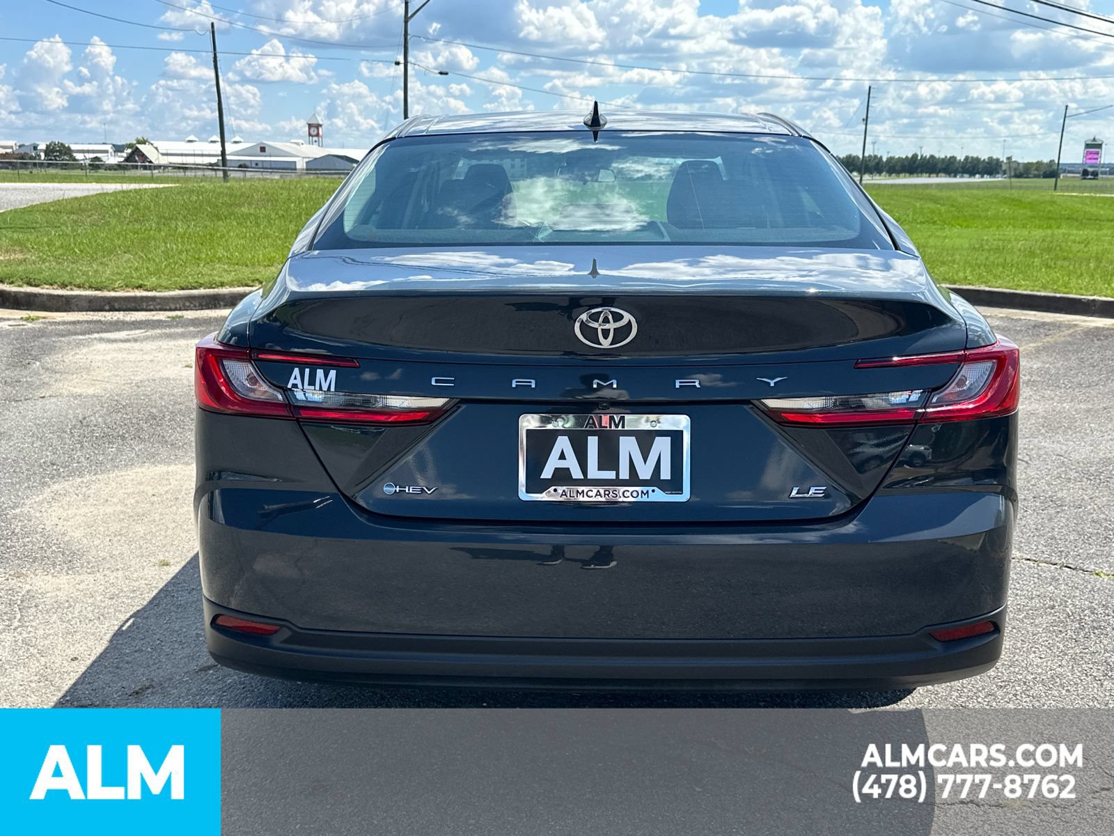 Used 2025 Toyota Camry LE FWD image 6