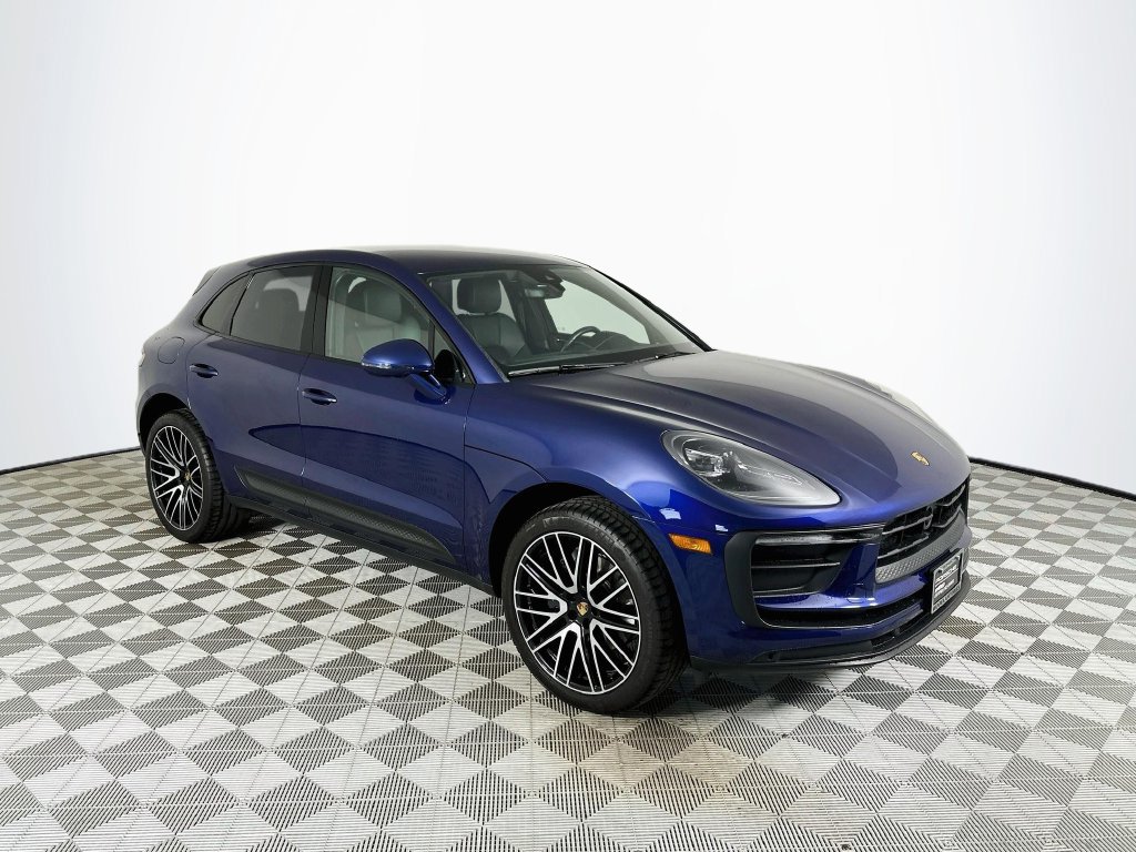 Used 2023 Porsche Macan AWD/4WD image 1