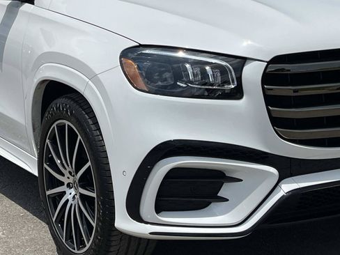 Used 2025 Mercedes-Benz GLS 450 4MATIC image 9