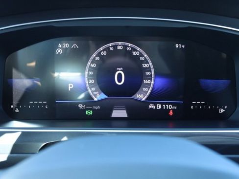 Used 2024 Volkswagen Tiguan S image 9