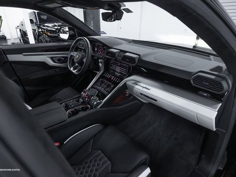 Used 2023 Lamborghini Urus S image 51