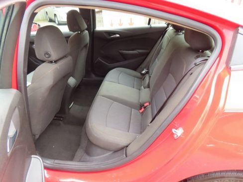 Used 2018 Chevrolet Cruze LS FWD image 12