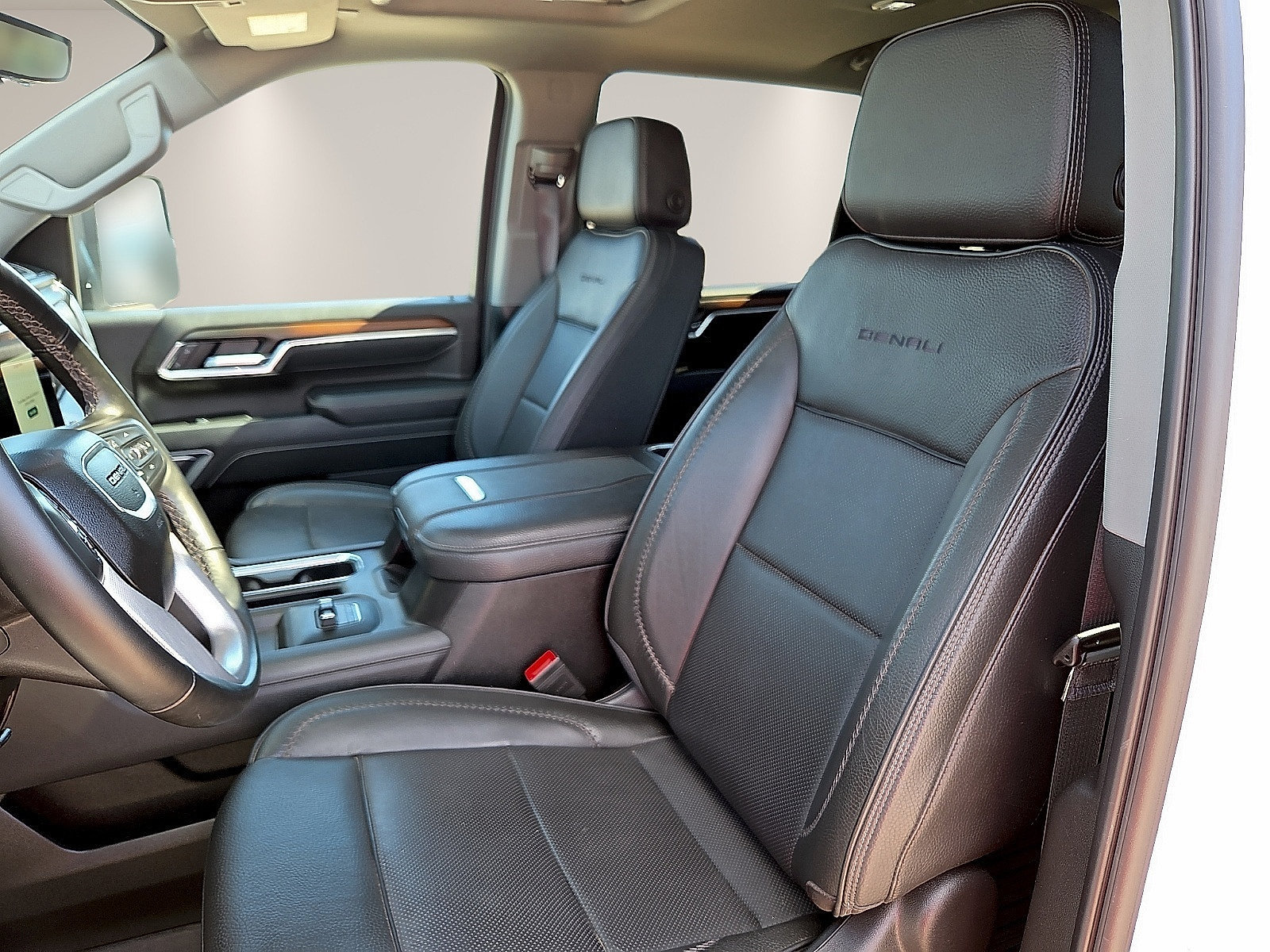 Used 2025 GMC Sierra 3500 Denali w/ Denali Reserve Package AWD/4WD image 16