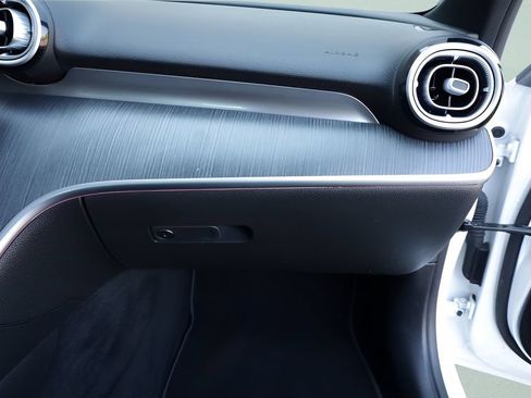 Used 2022 Mercedes-Benz C 300 4MATIC Sedan image 39