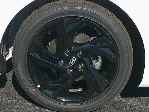 Certified 2026 Hyundai Elantra SEL Sport Premium FWD image 22