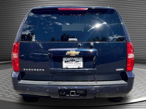 Used 2008 Chevrolet Suburban LT w/ LT Preferred Equipment Group AWD/4WD image 5