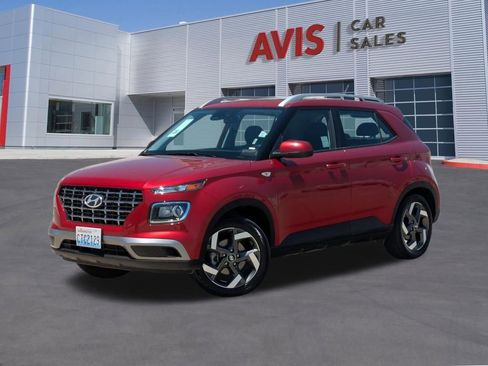 Used 2025 Hyundai Venue SEL FWD image 1