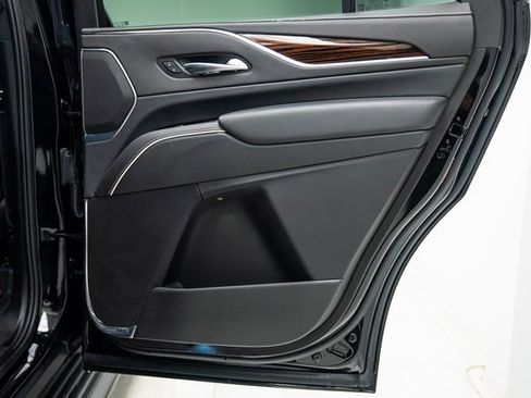 Used 2022 Cadillac Escalade Premium Luxury image 23