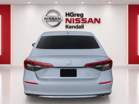 Used 2023 Honda Civic Sport image 5