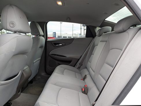 Used 2018 Chevrolet Malibu LS image 12