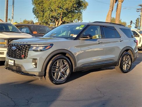 Used 2025 Ford Explorer ST w/ Sun And Sound Package image 28