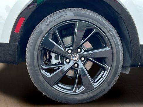 Used 2025 Buick Envision Sport Touring image 13