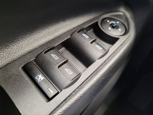 Used 2015 Ford Escape SE image 27