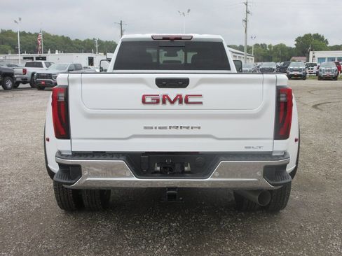 New 2026 GMC Sierra 3500 SLT w/ SLT Premium Package AWD/4WD image 6