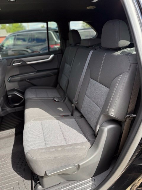 Used 2025 GMC Acadia Elevation FWD image 18
