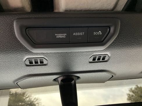 Used 2022 Jeep Gladiator Sport image 27